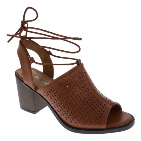 $15 🌚 Perforated Bootie Sandals tie up - Picture 3 of 5